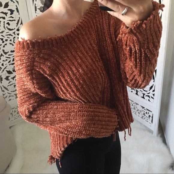 Sweaters - LAST 1️⃣ Destructed Velvet Yarn Sweater Crop